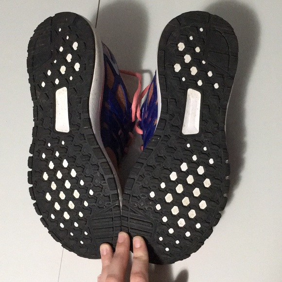 Women’s adidas running shoes - Picture 4 of 7